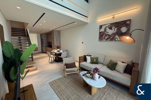 LUXURY PENTHOUSE | BRAND NEW | VACANT